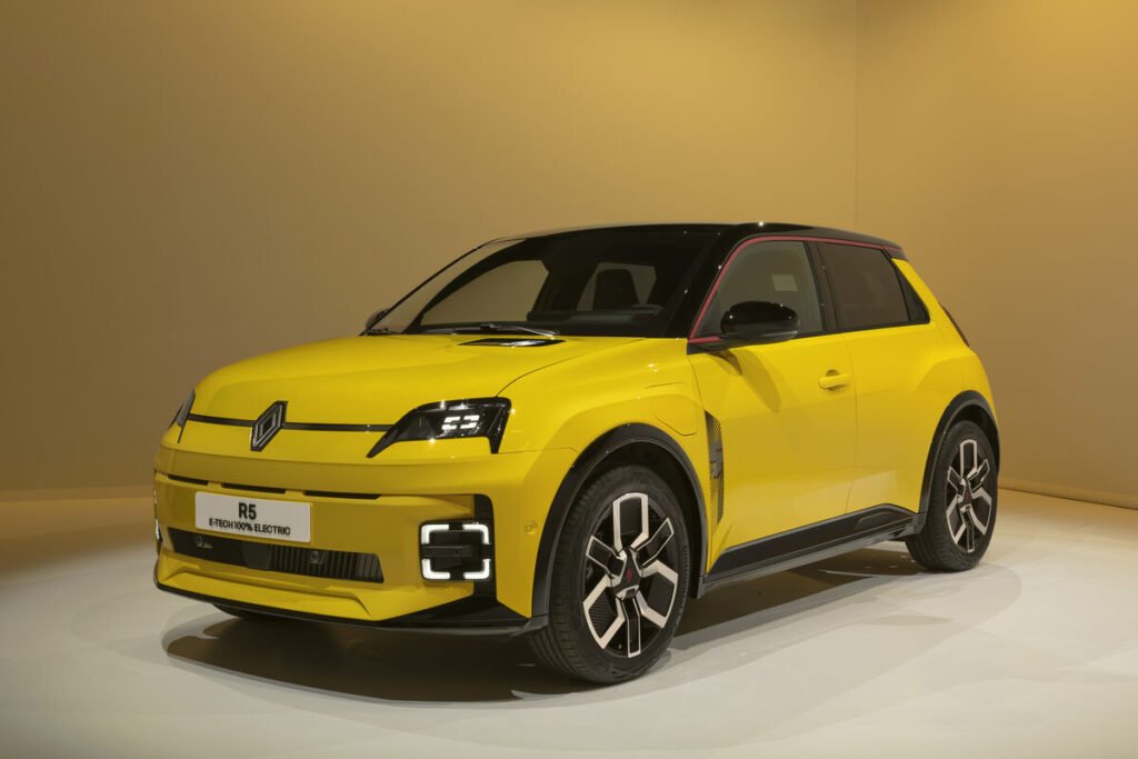 La Renault 5 E-Tech Électrique Sacrée Voiture de l’Année 2025
