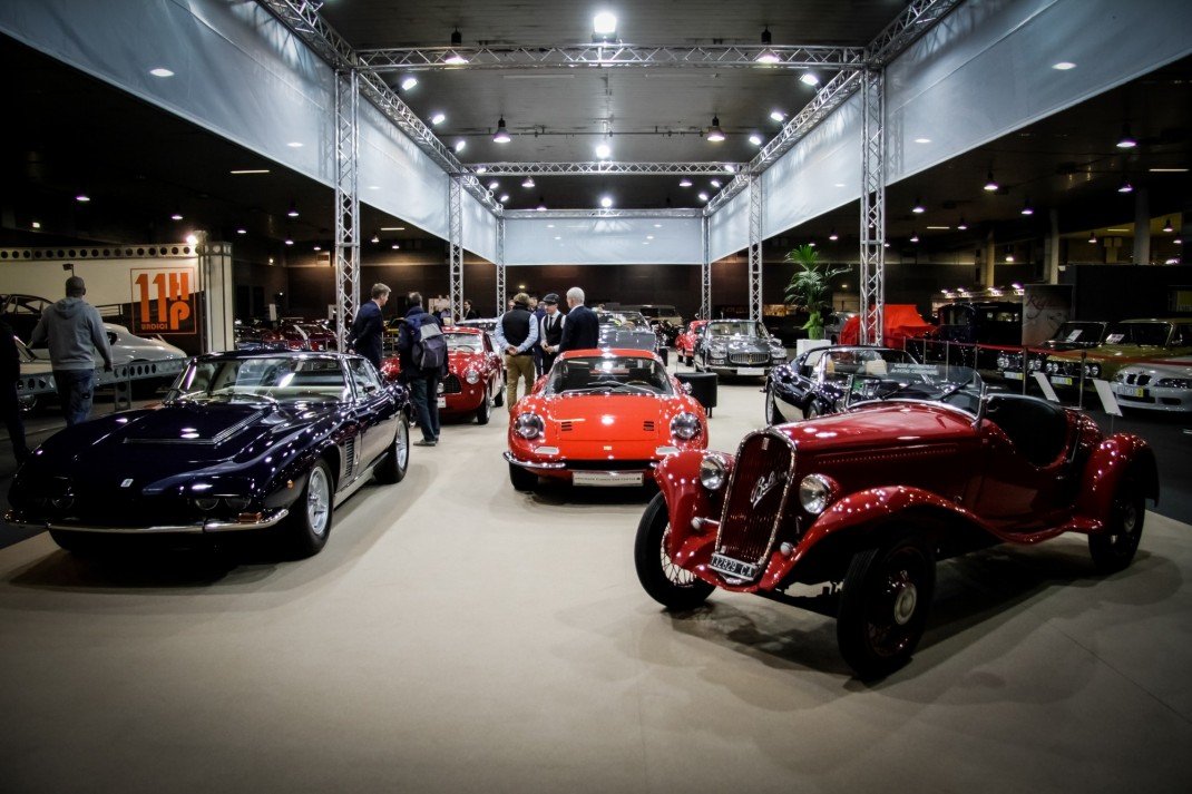 Grand salon européen des voitures classiques.