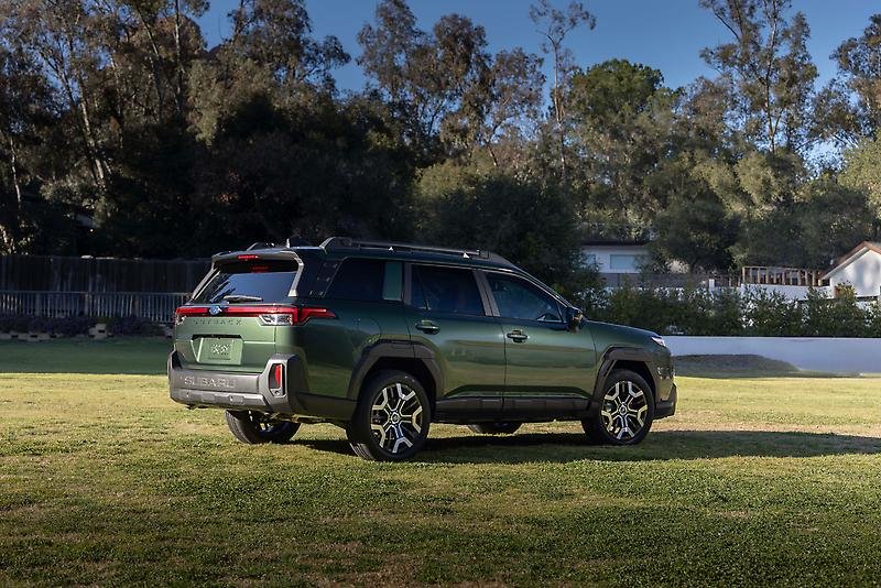 2026_Subaru_Outback_33__mid